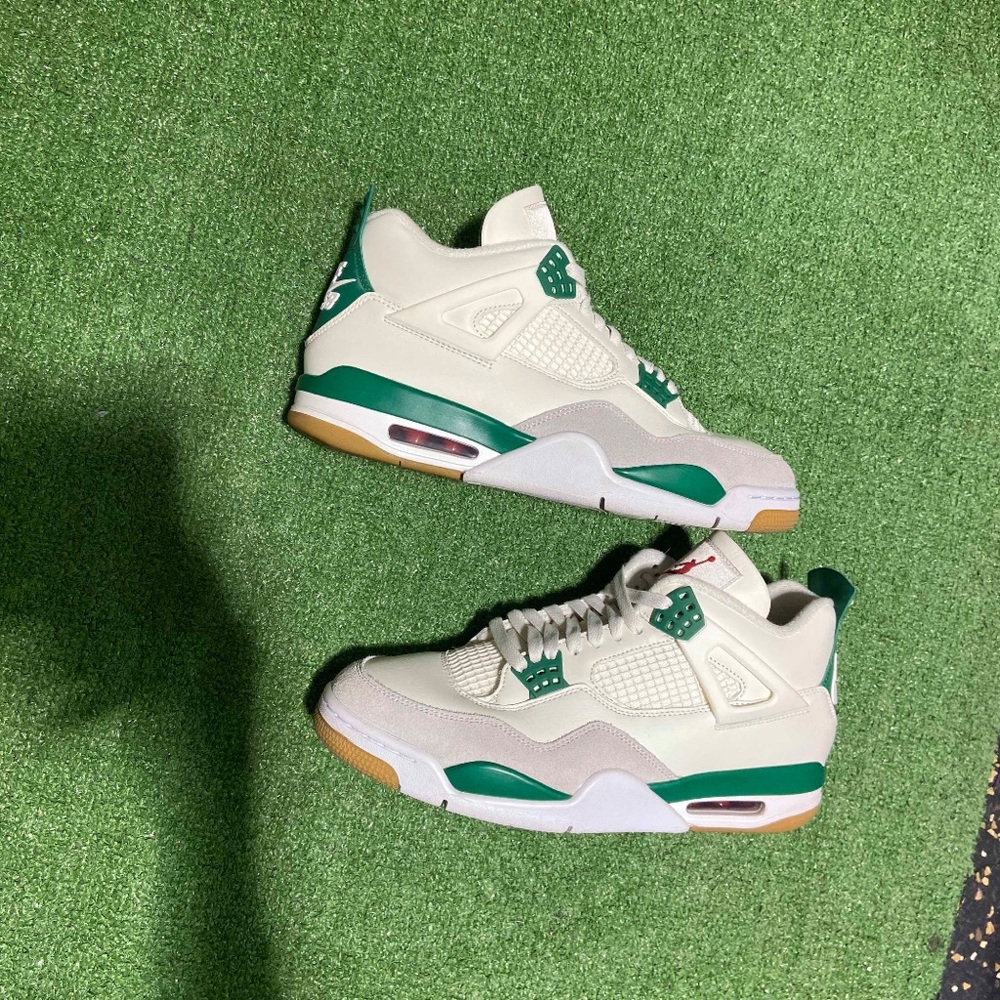 Jordan 4 Pine Green